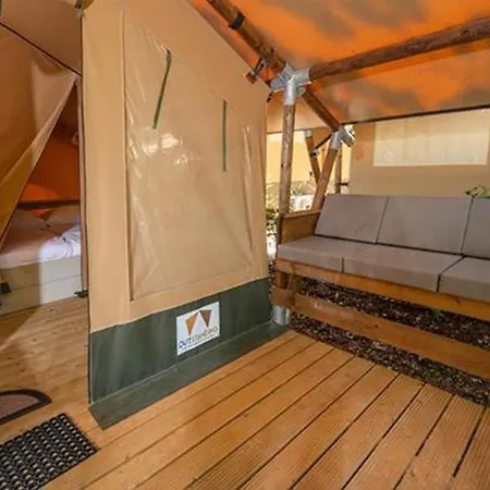 Camping Chateau De Galaure Chateauneuf-de-Galaure